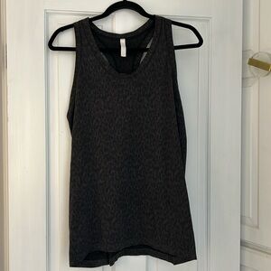 Athleta momentum tank in leopard XL